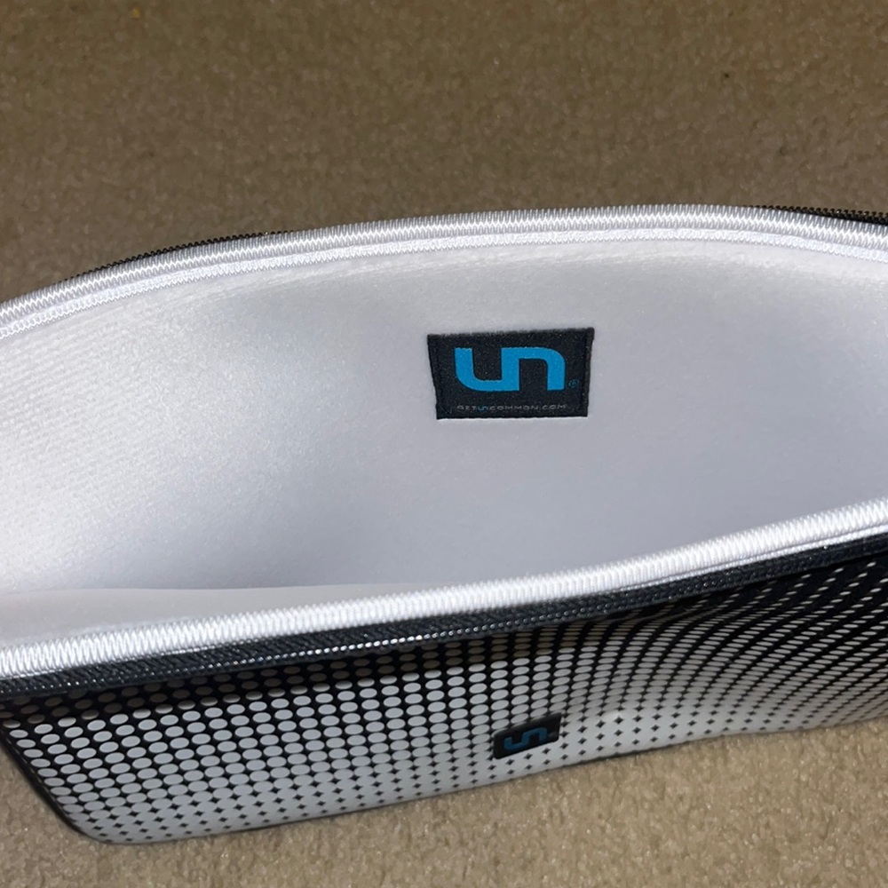 Laptop case - Picture 2 of 2